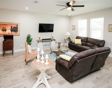 705 E Elm Street - Photo Thumbnail 3