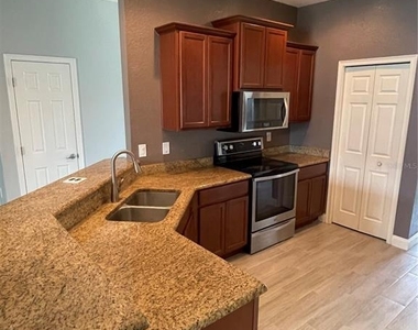 2597 Highlands Creek Way - Photo Thumbnail 7