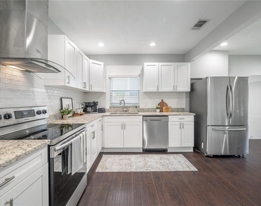 2902 N Jefferson Street - Photo Thumbnail 11