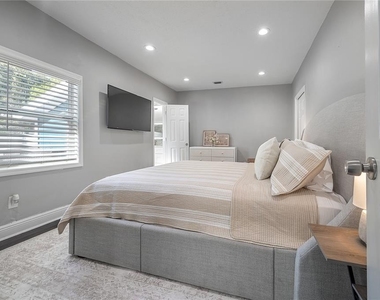 2902 N Jefferson Street - Photo Thumbnail 19