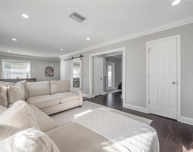 2902 N Jefferson Street - Photo Thumbnail 7