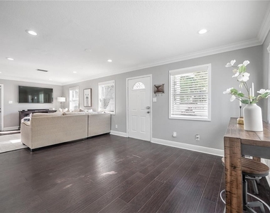 2902 N Jefferson Street - Photo Thumbnail 5