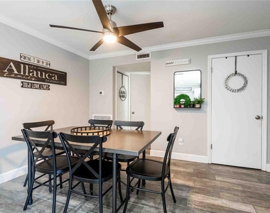 15307 W Pond Woods Drive - Photo Thumbnail 10