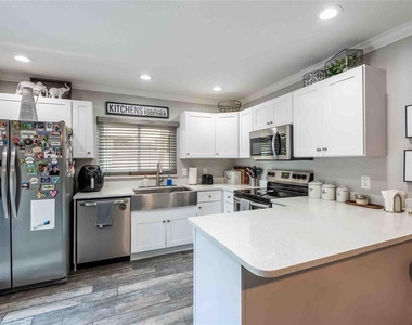 15307 W Pond Woods Drive - Photo Thumbnail 13