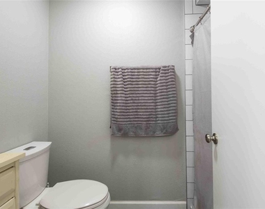 15307 W Pond Woods Drive - Photo Thumbnail 22