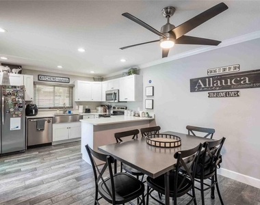 15307 W Pond Woods Drive - Photo Thumbnail 9