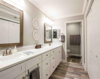 15307 W Pond Woods Drive - Photo Thumbnail 21
