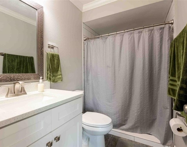 15307 W Pond Woods Drive - Photo Thumbnail 26