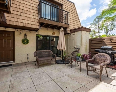 15307 W Pond Woods Drive - Photo Thumbnail 2