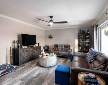 15307 W Pond Woods Drive - Photo Thumbnail 15