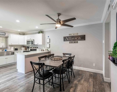 15307 W Pond Woods Drive - Photo Thumbnail 8