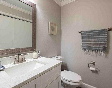 15307 W Pond Woods Drive - Photo Thumbnail 20