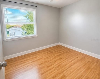 5124 Springwood Drive - Photo Thumbnail 10