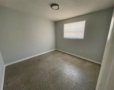 509 N Saturn Avenue - Photo Thumbnail 7