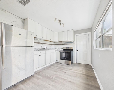 605 S Disston Avenue - Photo Thumbnail 14