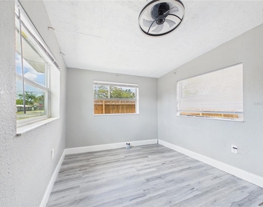 605 S Disston Avenue - Photo Thumbnail 3