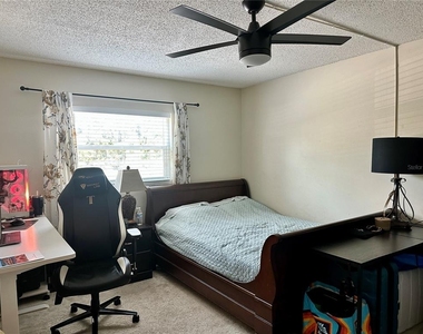 350 79th Avenue N - Photo Thumbnail 9