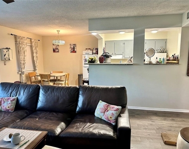 350 79th Avenue N - Photo Thumbnail 7