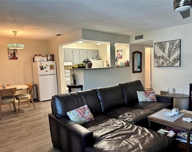 350 79th Avenue N - Photo Thumbnail 5