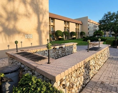 5820 N Church Avenue - Photo Thumbnail 20