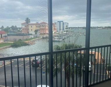 10355 Paradise Boulevard - Photo Thumbnail 6