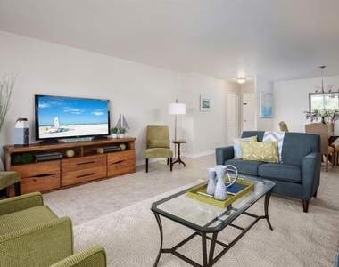10355 Paradise Boulevard - Photo Thumbnail 2