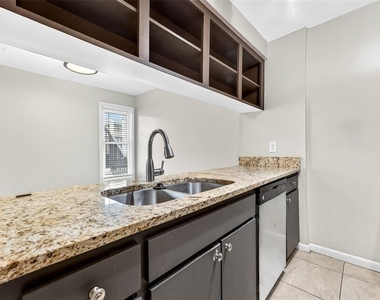 527 S Lincoln Avenue - Photo Thumbnail 2