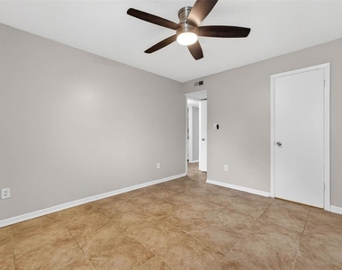527 S Lincoln Avenue - Photo Thumbnail 9