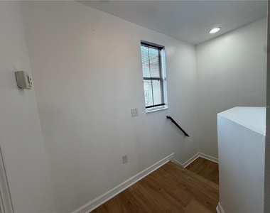 2573 Aventurine Street - Photo Thumbnail 8