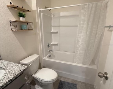 659 Park Place Boulevard - Photo Thumbnail 5