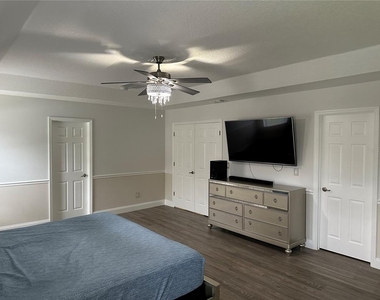 10018 Chorlton Circle - Photo Thumbnail 23