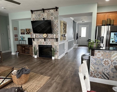 10018 Chorlton Circle - Photo Thumbnail 12