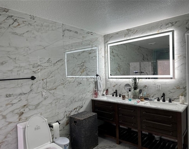 10018 Chorlton Circle - Photo Thumbnail 17