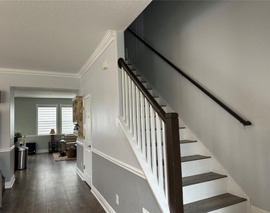 10018 Chorlton Circle - Photo Thumbnail 7