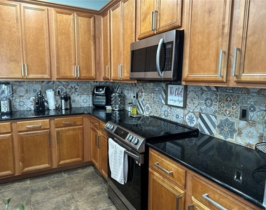 10018 Chorlton Circle - Photo Thumbnail 2
