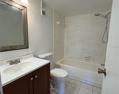 944 Lake Destiny Road - Photo Thumbnail 11