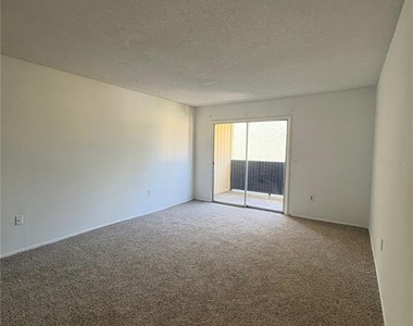 944 Lake Destiny Road - Photo Thumbnail 5