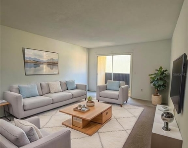 944 Lake Destiny Road - Photo Thumbnail 4