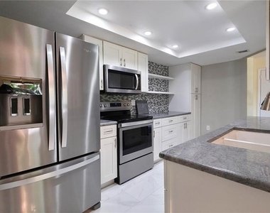 2025 Sylvester Road - Photo Thumbnail 6