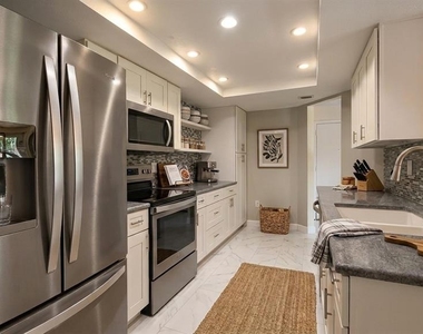 2025 Sylvester Road - Photo Thumbnail 7