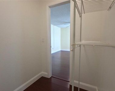 2025 Sylvester Road - Photo Thumbnail 16