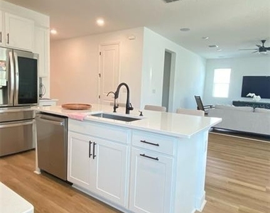 4128 Southern Vista Loop - Photo Thumbnail 4