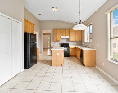 2173 Granger Avenue - Photo Thumbnail 5
