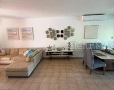 1 Harbour Lakes - Photo Thumbnail 2