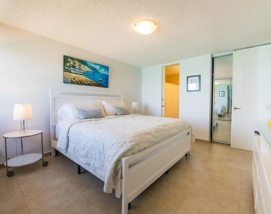 4745 Isla Verde Avenue - Photo Thumbnail 11