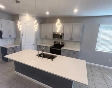 228 Hillcrest Drive - Photo Thumbnail 13