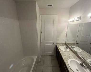 228 Hillcrest Drive - Photo Thumbnail 16