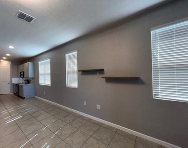 228 Hillcrest Drive - Photo Thumbnail 8