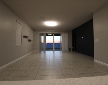 228 Hillcrest Drive - Photo Thumbnail 21