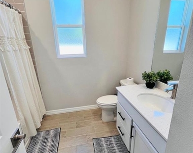 2450 Sw 170th Loop - Photo Thumbnail 11